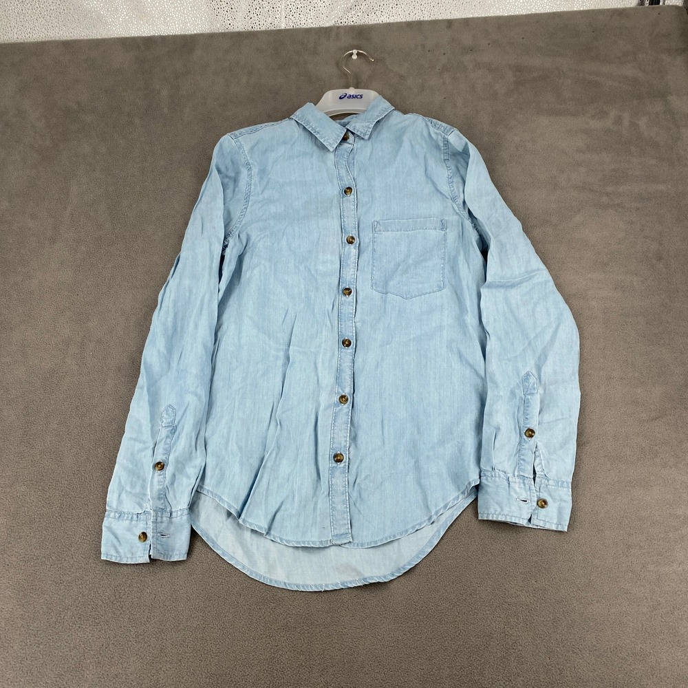 SO Favorite Shirt Womens Small Light Wash Lyocell Chambray Button Down Shirt